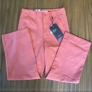 Levi’s Ribcage Straight super High Rise until it’s pants